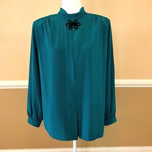 Vintage Foxcroft for Women button down blouse